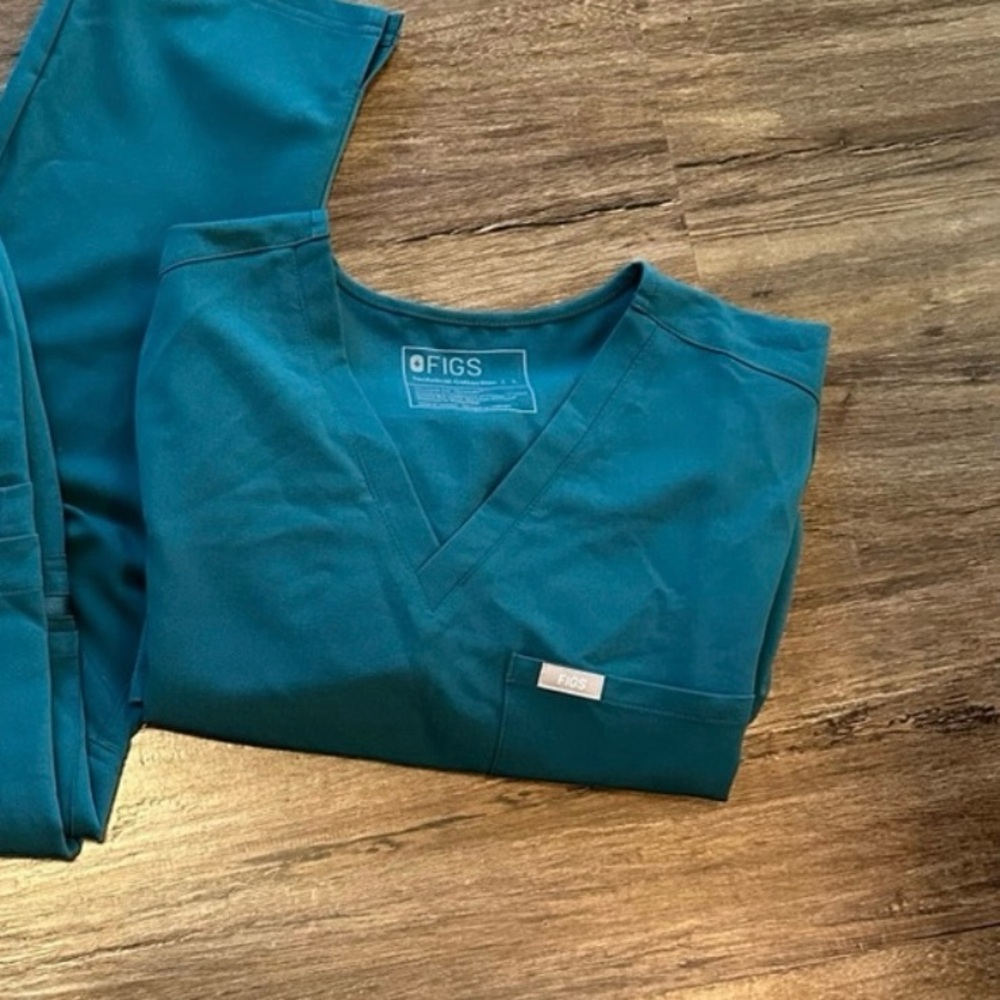 Figs Women's Caribbean Blue Top (Large)